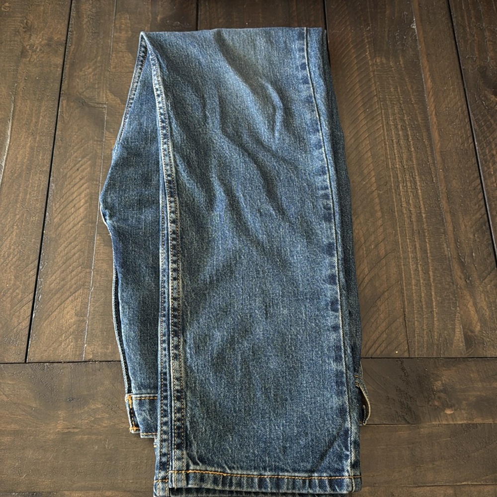 Men's Levi Strauss & Co. Blue Jeans. Size 32" W 34" L - Picture 3 of 16